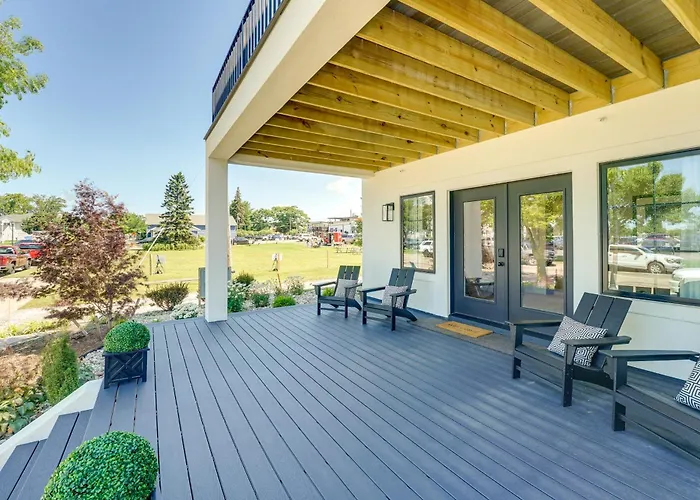 Downtown Ludington Modern Condo W/ Great Views!