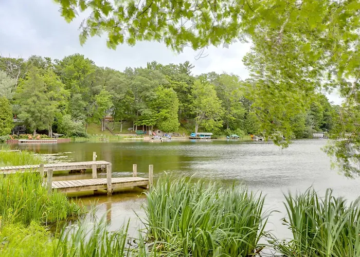 Ludington Cottage W/ Lake Views & Boat Parking