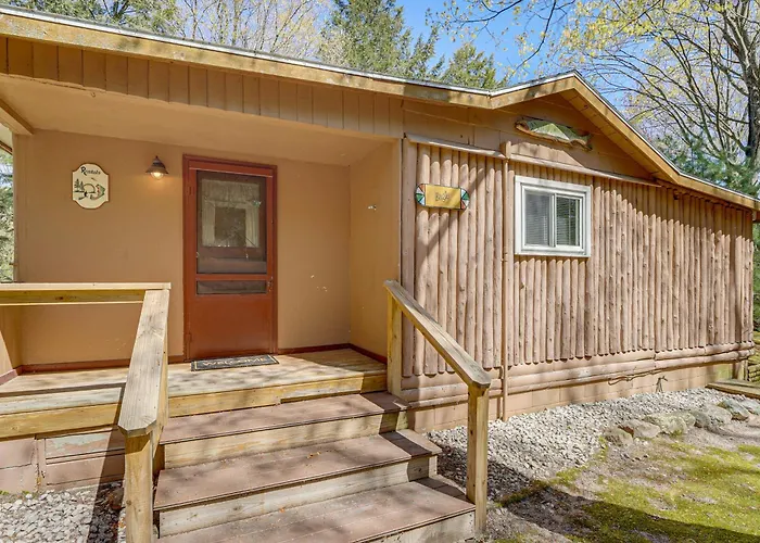 Hamlin Lake Cabin W/ Community Beach Access!